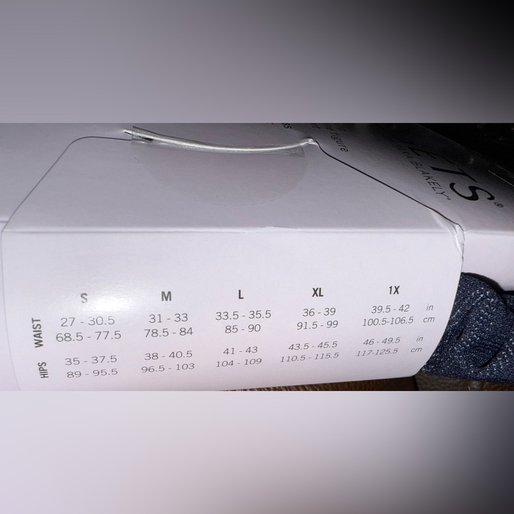 Assets by Spanx Denim Wash Shaping Blue Leggings Plus Size 1X NWT - Picture 6 of 7